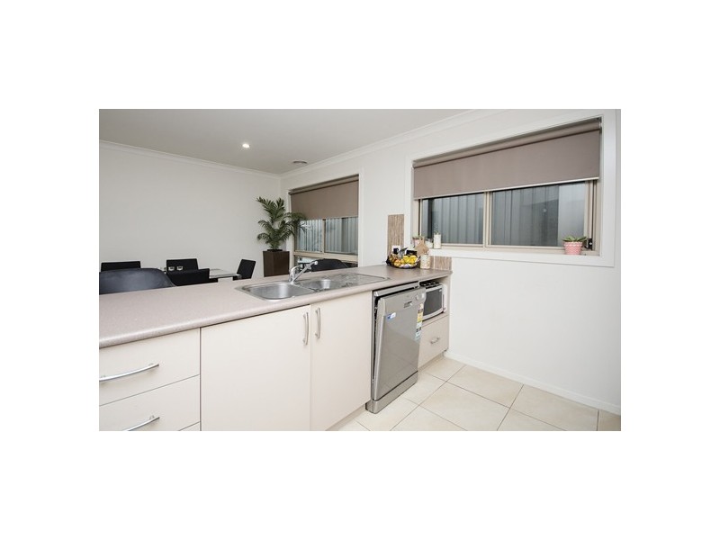 44 Silky Oak Avenue, Wodonga VIC 3690