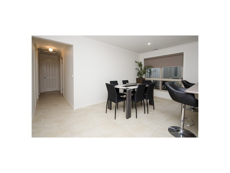 44 Silky Oak Avenue, Wodonga VIC 3690