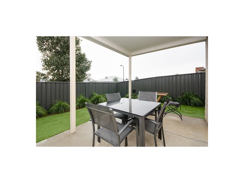 44 Silky Oak Avenue, Wodonga VIC 3690