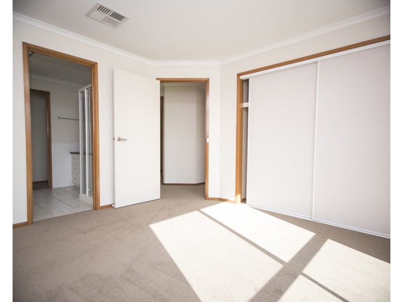 25 Edinburgh Circuit, Wodonga VIC 3690