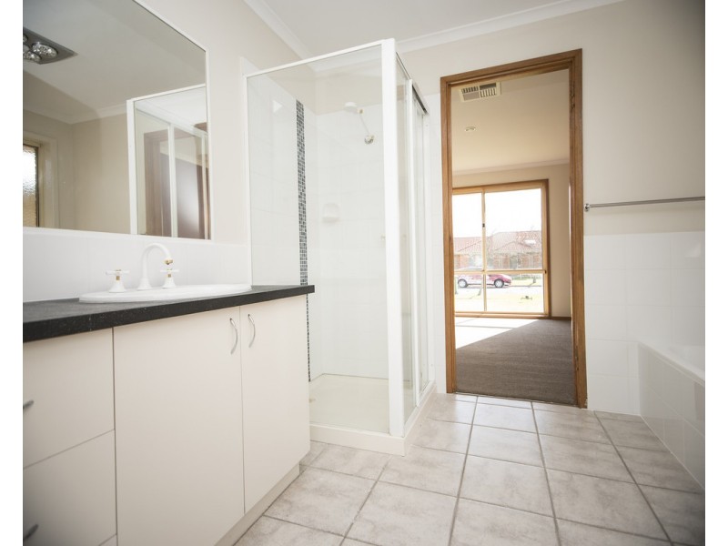 25 Edinburgh Circuit, Wodonga VIC 3690