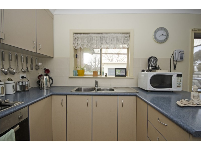 348 Urana Road, Lavington NSW 2641