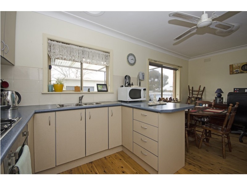 348 Urana Road, Lavington NSW 2641