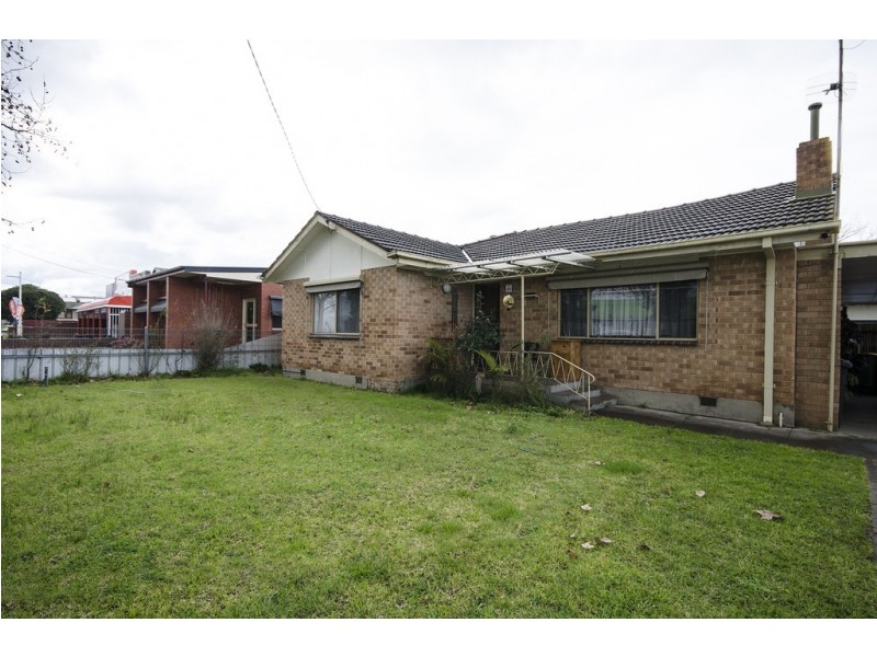 348 Urana Road, Lavington NSW 2641