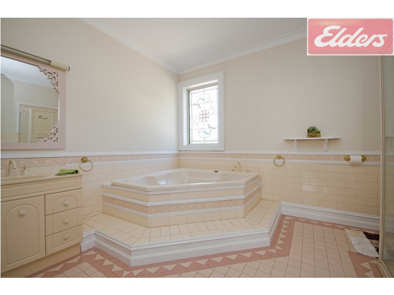 51 Isaacs Avenue, Yackandandah VIC 3749