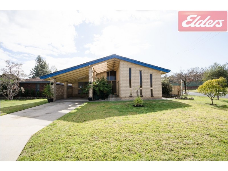 326 Mark Crescent, Lavington NSW 2641