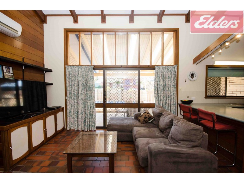 326 Mark Crescent, Lavington NSW 2641