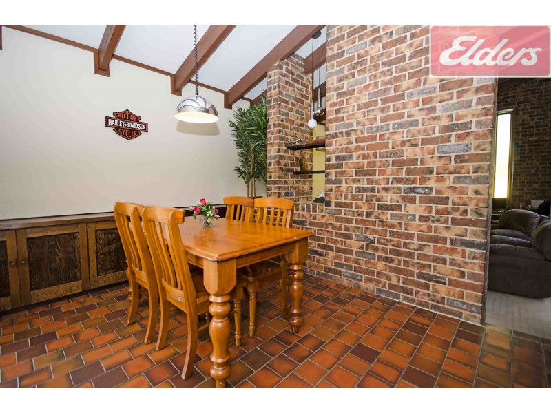 326 Mark Crescent, Lavington NSW 2641