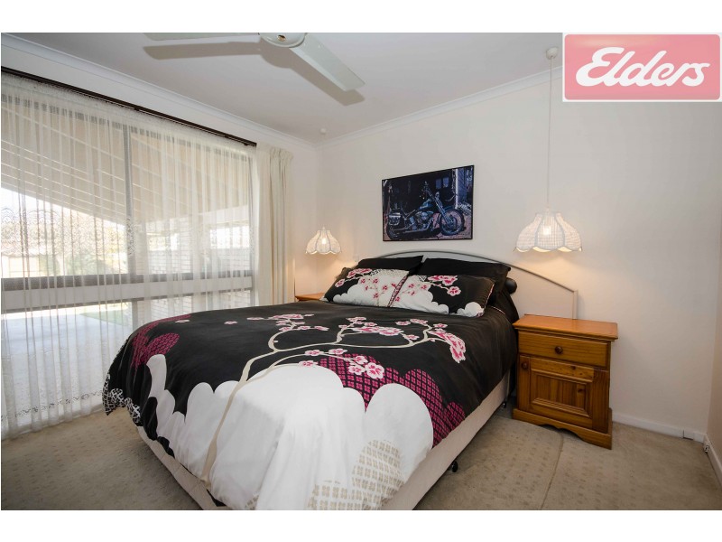 326 Mark Crescent, Lavington NSW 2641