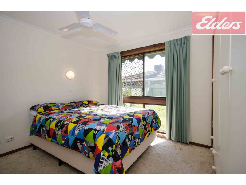 326 Mark Crescent, Lavington NSW 2641