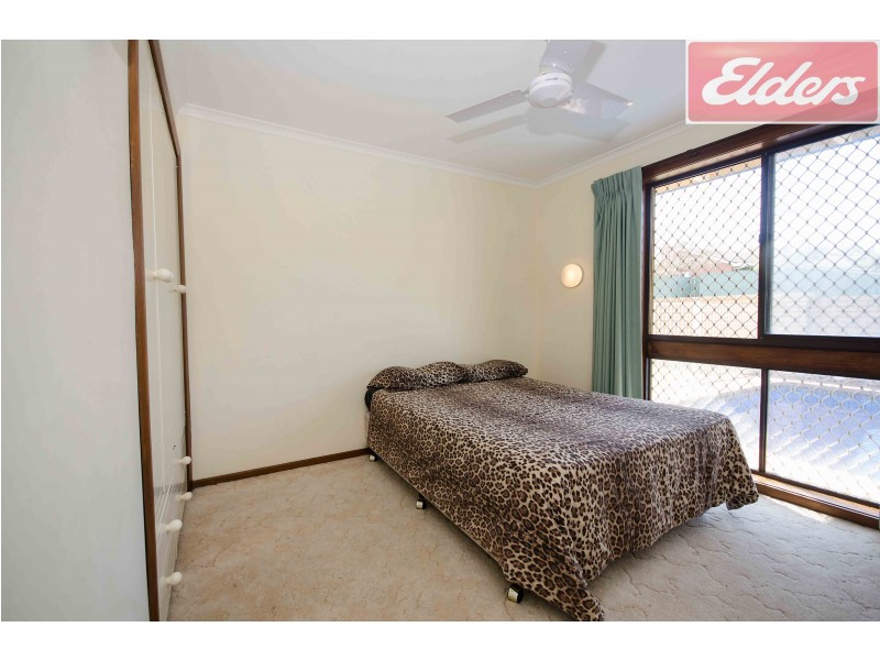 326 Mark Crescent, Lavington NSW 2641