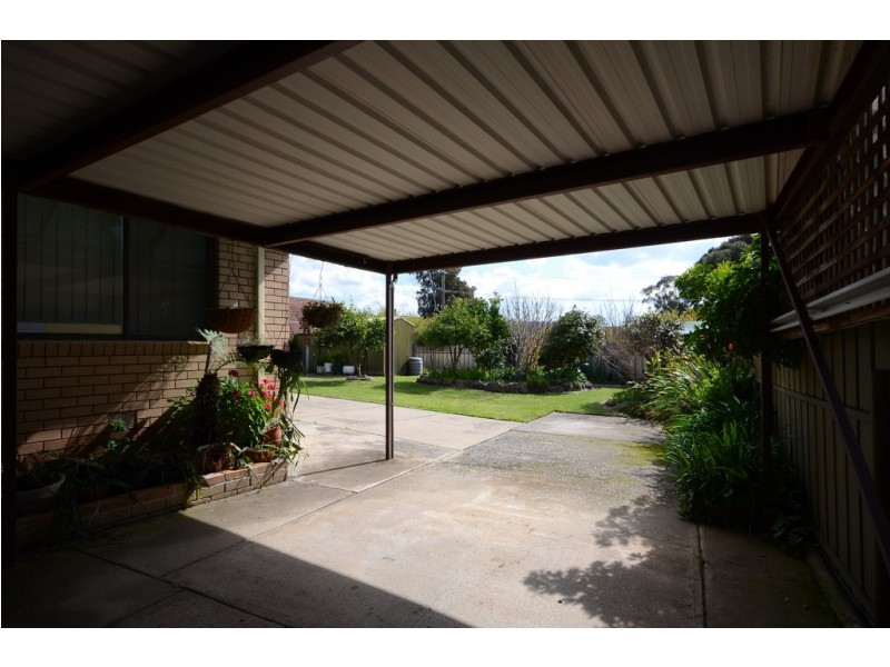 1 Nicole Crescent, Wodonga VIC 3690
