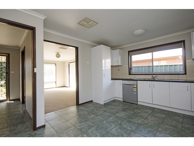 42 McMaster Avenue, Lavington NSW 2641