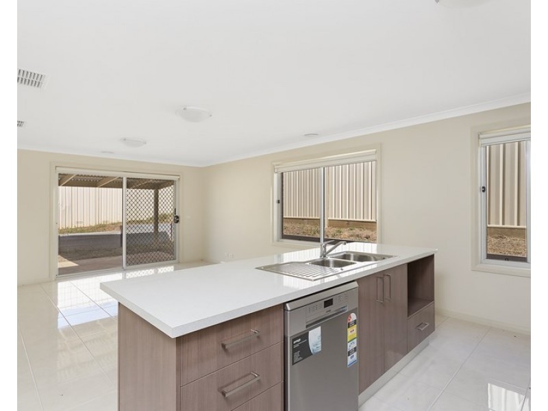 18 Gaze Street, Baranduda VIC 3691