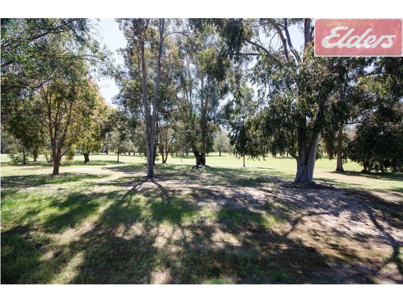 22 Pinehurst Fairway, Wodonga VIC 3690