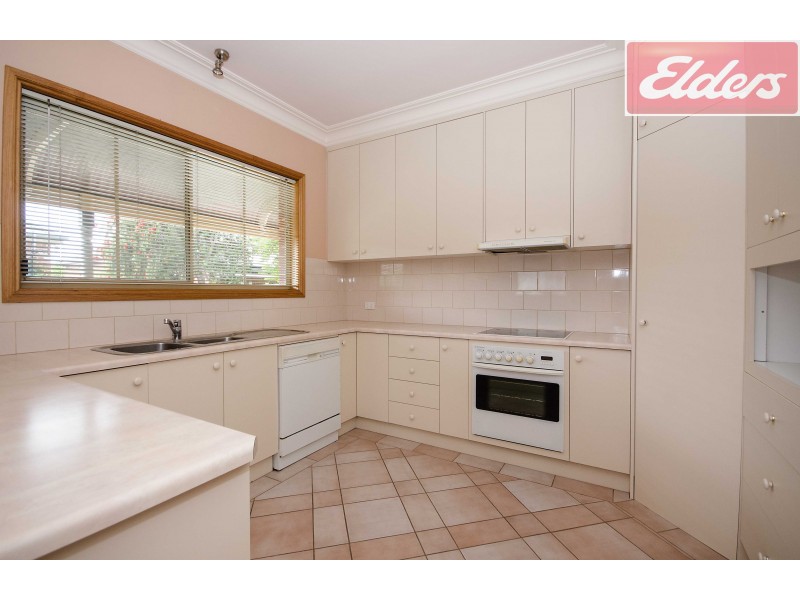 2/451 Macauley Street, Albury NSW 2640