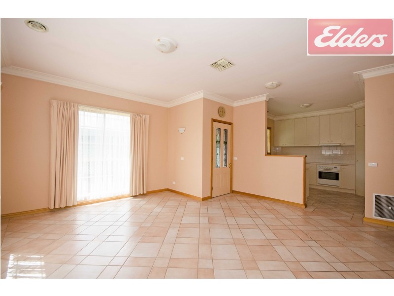 2/451 Macauley Street, Albury NSW 2640