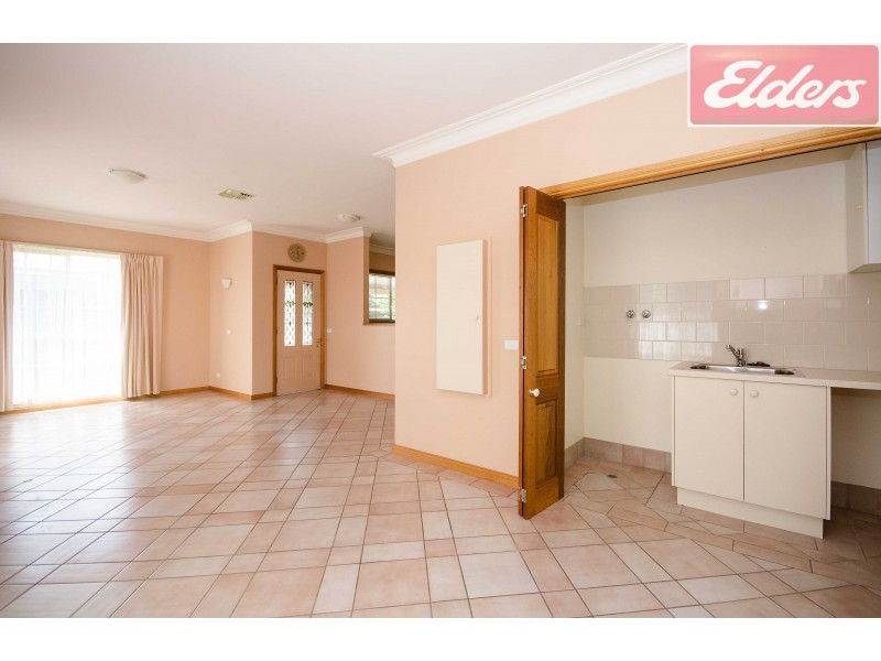 2/451 Macauley Street, Albury NSW 2640