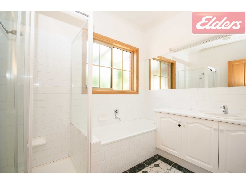 2/451 Macauley Street, Albury NSW 2640