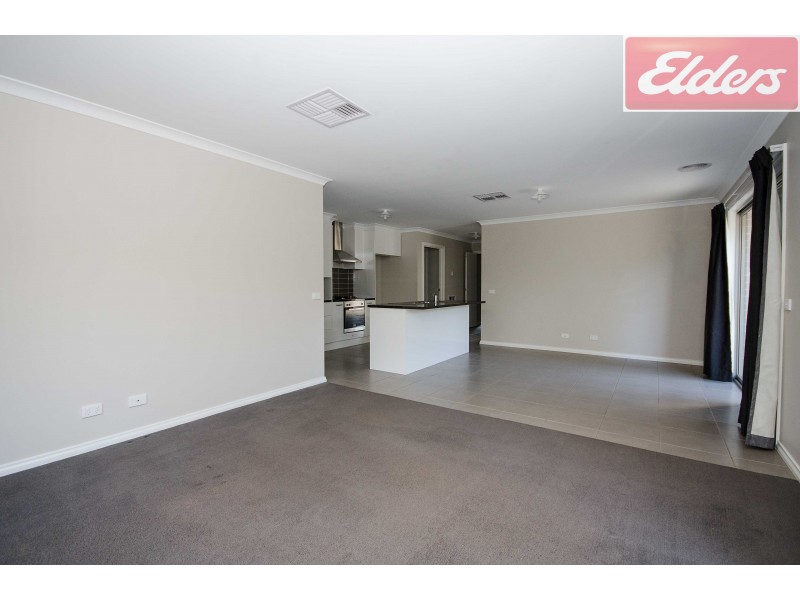 27 Wintersun Parade, Wodonga VIC 3690