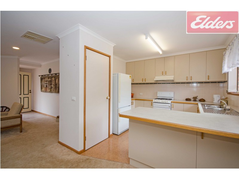 2/60 Ringwood Crescent, West Albury NSW 2640