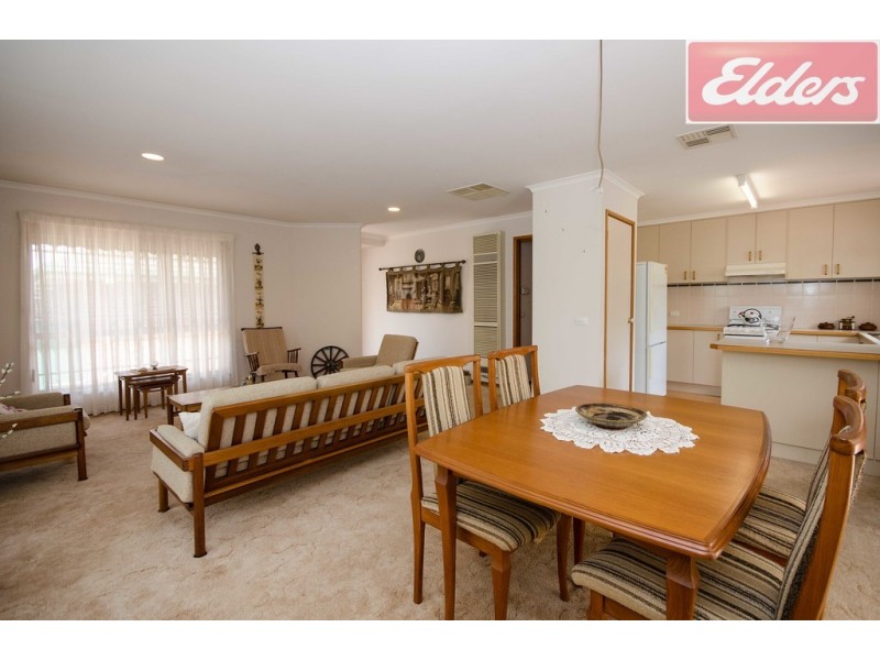 2/60 Ringwood Crescent, West Albury NSW 2640