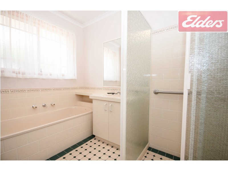 2/60 Ringwood Crescent, West Albury NSW 2640