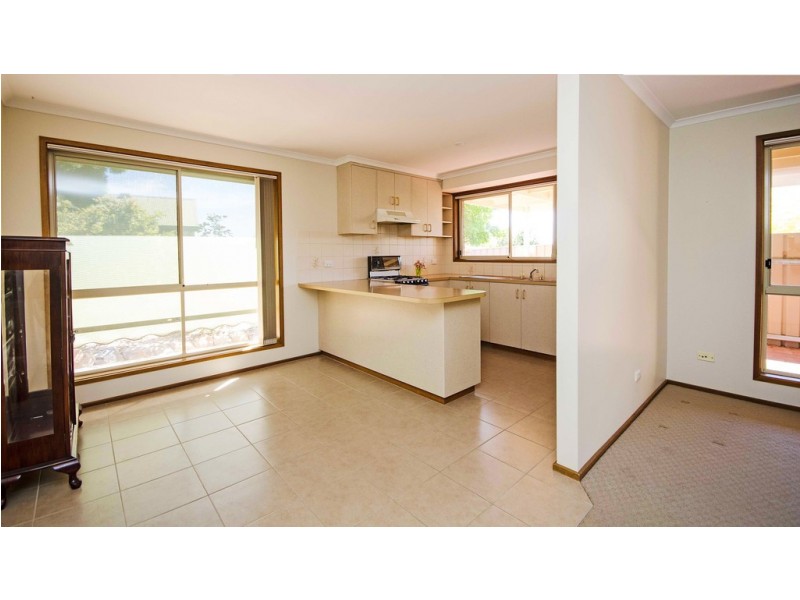 2/9 Scullin Court, Wodonga VIC 3690