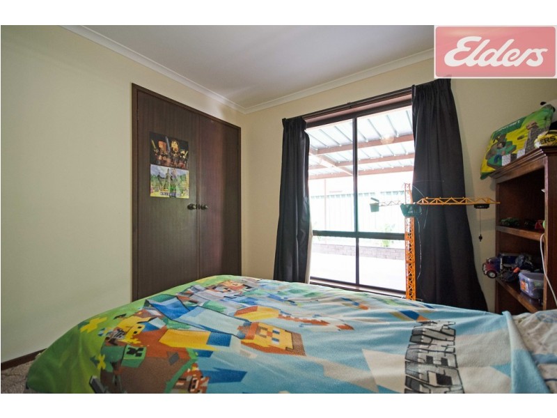 562 Roach Street, Lavington NSW 2641