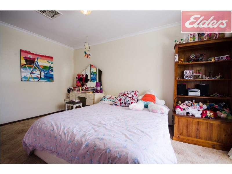 562 Roach Street, Lavington NSW 2641