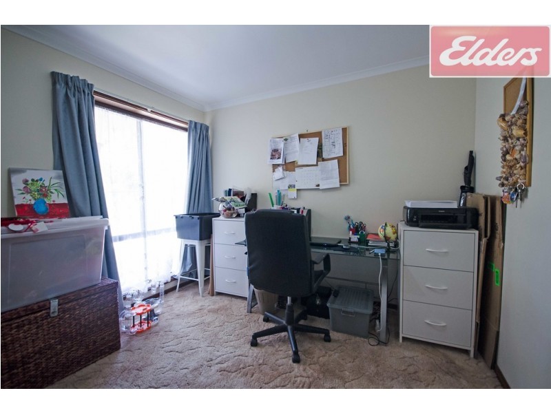 562 Roach Street, Lavington NSW 2641