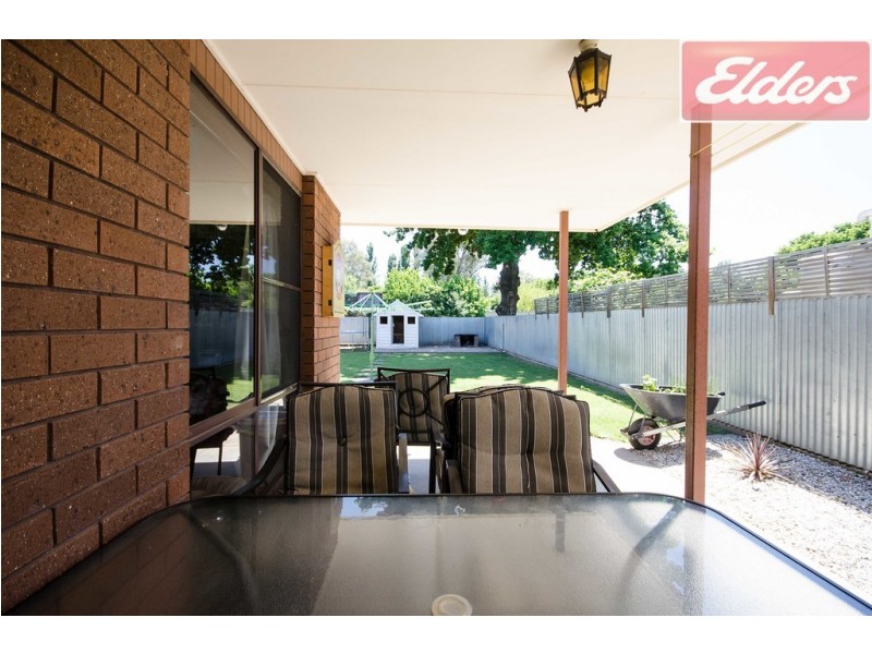 562 Roach Street, Lavington NSW 2641