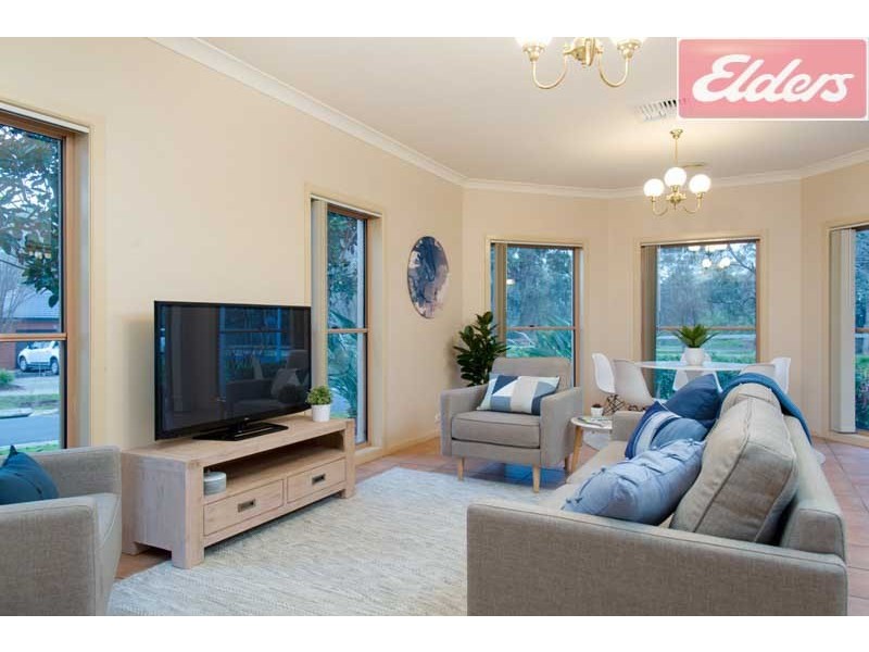 8 Oatlands Fairway, Wodonga VIC 3690