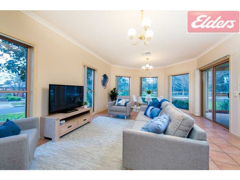 8 Oatlands Fairway, Wodonga VIC 3690
