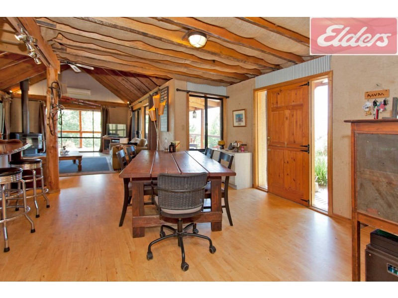 16 Ronald Street, Tawonga VIC 3697