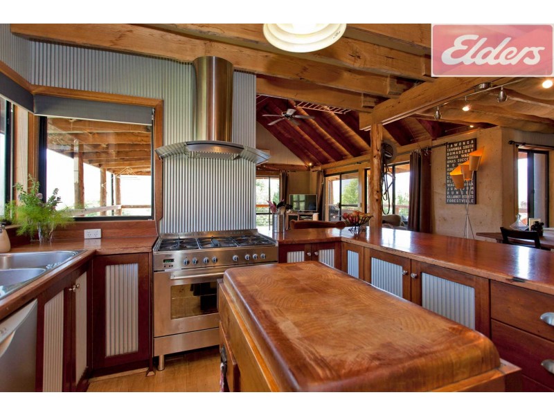 16 Ronald Street, Tawonga VIC 3697