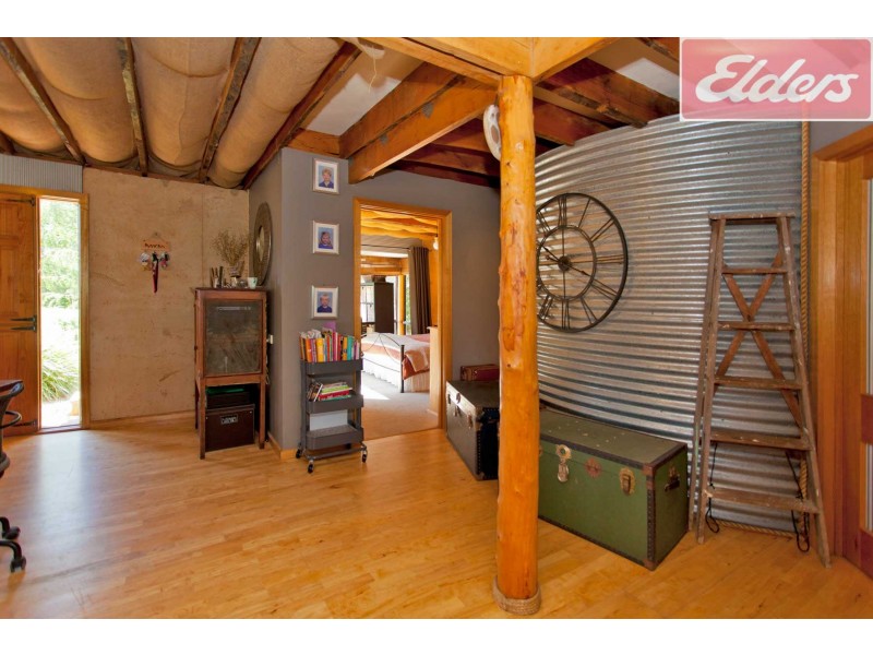 16 Ronald Street, Tawonga VIC 3697