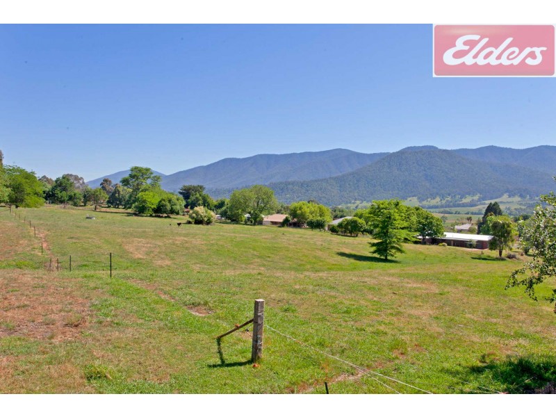 16 Ronald Street, Tawonga VIC 3697