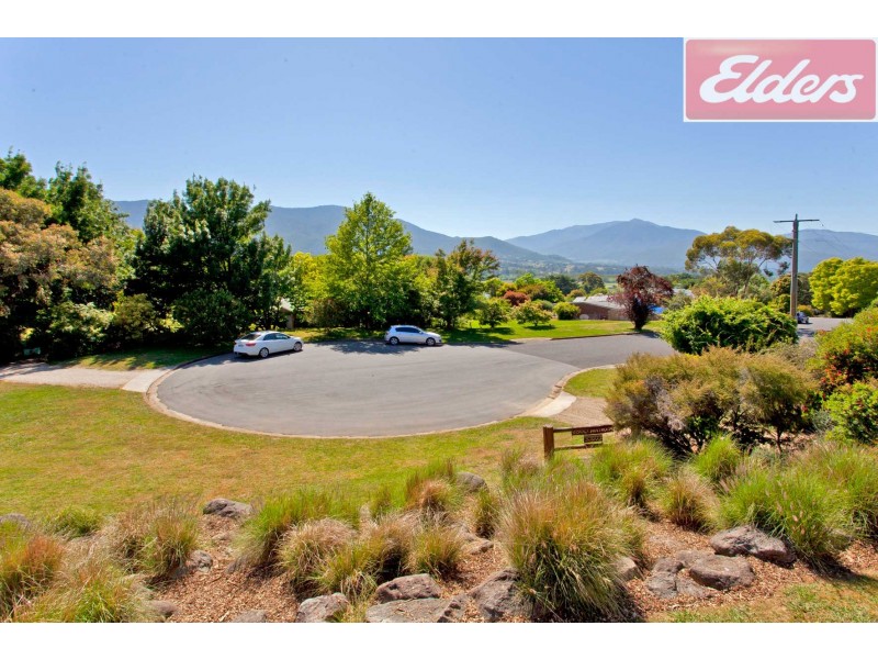 16 Ronald Street, Tawonga VIC 3697