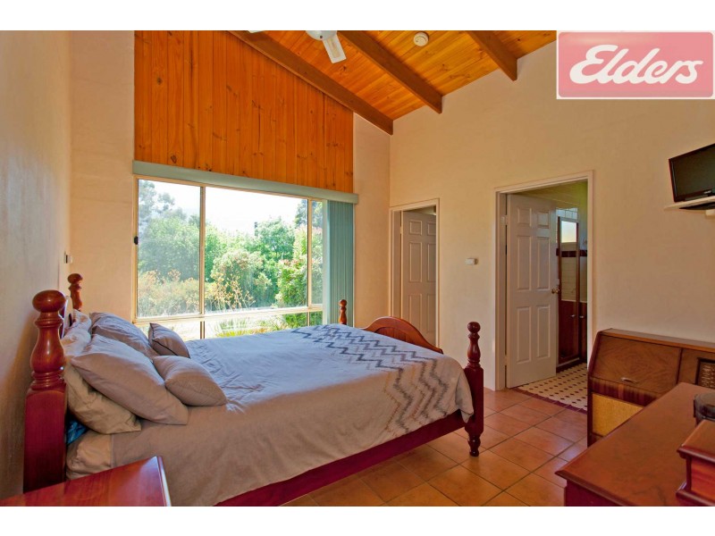 5 Drummond Street, Tawonga VIC 3697