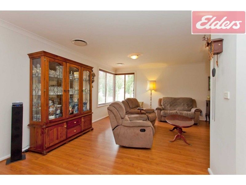 573 Noorla Place, Lavington NSW 2641