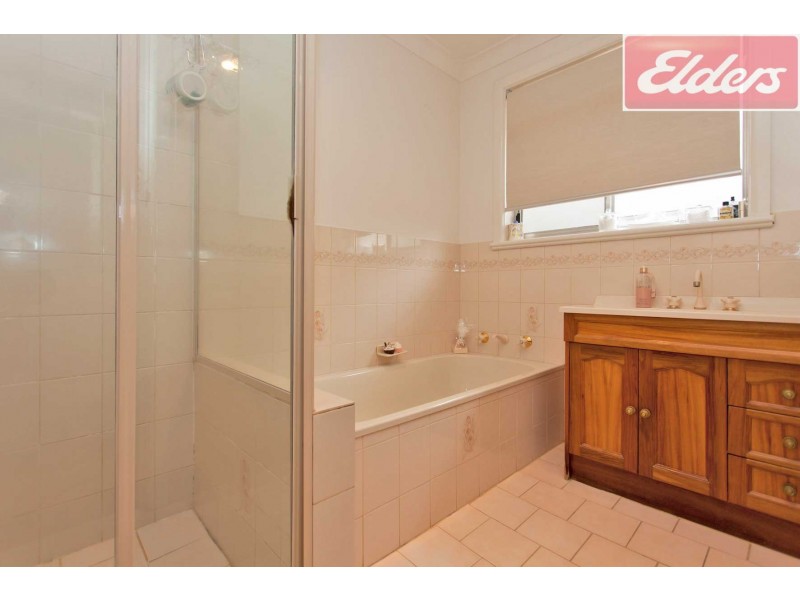 573 Noorla Place, Lavington NSW 2641