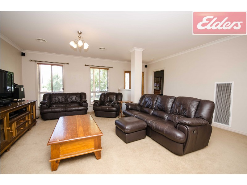 14 Carnoustie Avenue, Wodonga VIC 3690