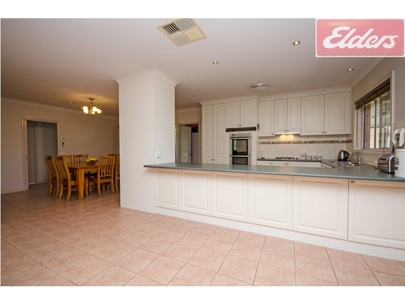 14 Carnoustie Avenue, Wodonga VIC 3690