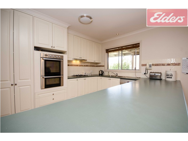 14 Carnoustie Avenue, Wodonga VIC 3690