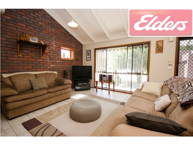 2/425 Bevan Street, Lavington NSW 2641