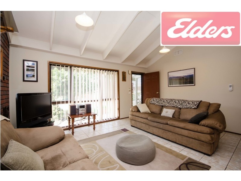 2/425 Bevan Street, Lavington NSW 2641