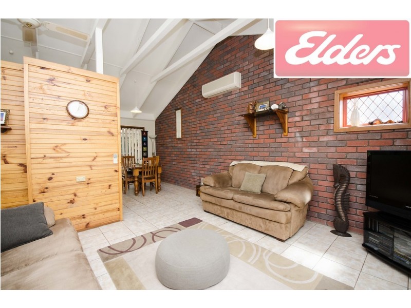 2/425 Bevan Street, Lavington NSW 2641