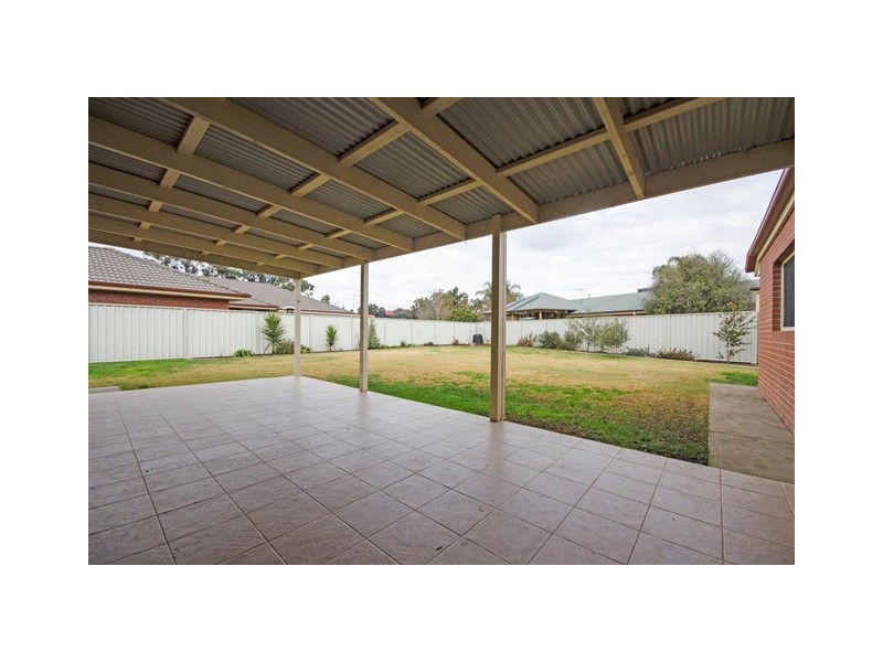 14 Saunders Crescent, Wodonga VIC 3690