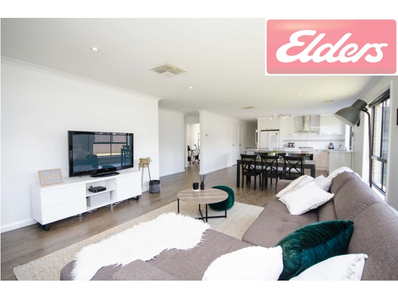 33 Victoria Cross Parade, Wodonga VIC 3690